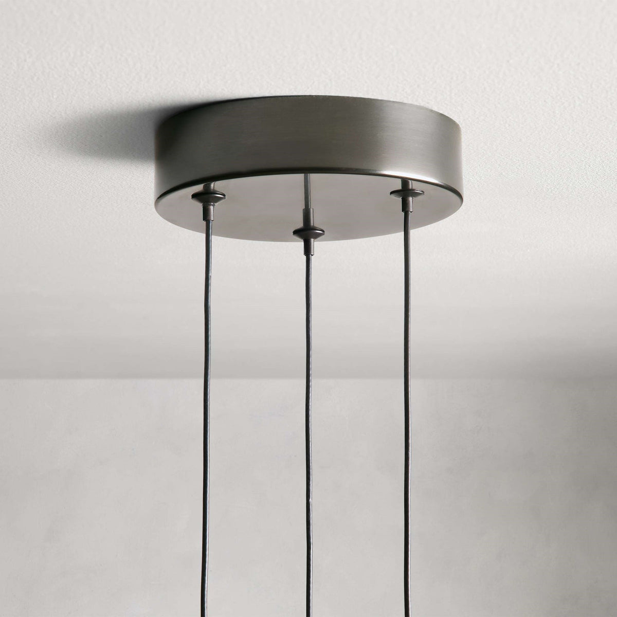 Soltaire Raindrop 3-Light Round Pendant